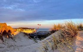 Studio Entre MER ET DUNES avec balcon vue laterale MER 50m plage pour 3 pers wifi ménage compris